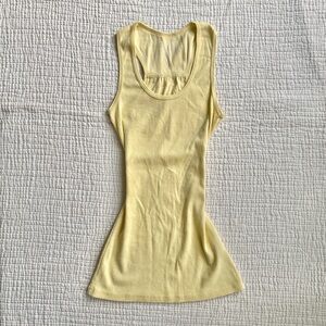 vintage y2k butter yellow fitted tank top ᥫ᭡.